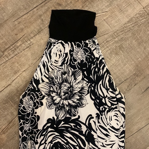Women's Sleeveless Turtleneck Blouse - Picture 6 of 9